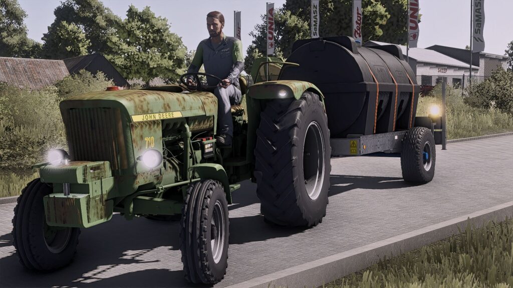 John Deere 710