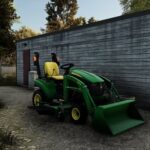 John Deere 1023E